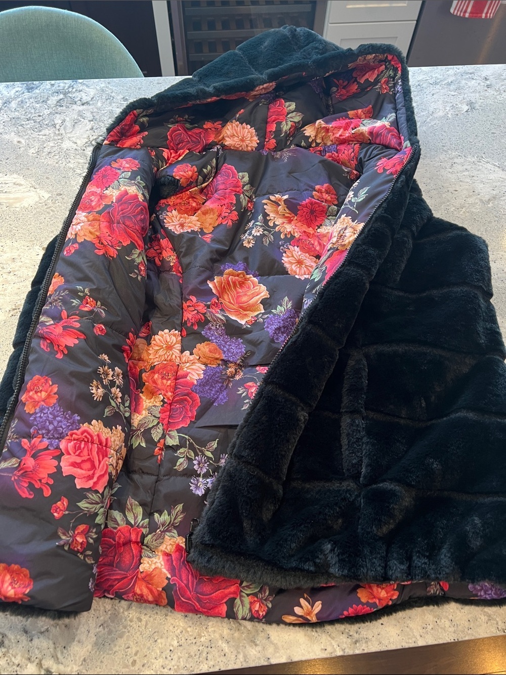 Roaman's Reversible Faux Fur Floral Puffer Vest Hooded Black Multi Size 20W New - Picture 12 of 13